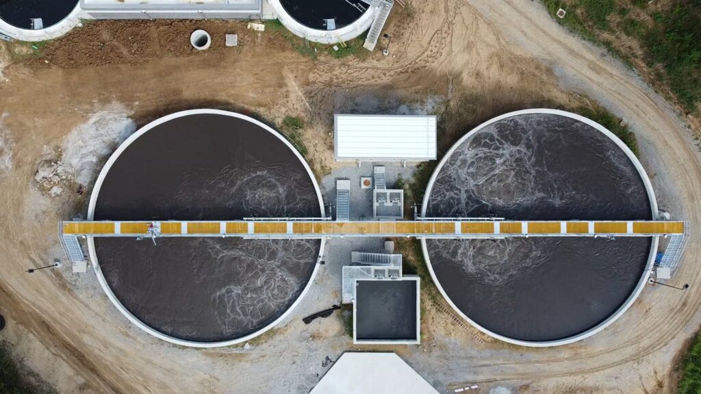 Jaeger-Aeration OxyLift System: Redundancy and Maintainability Jaeger Aeration - Final Assembly of OxyLift and OxyStrip installation in Hays, KS